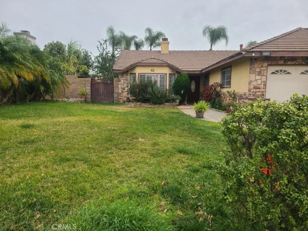 10555 Elm Ave, Bloomington, California 92316 home-pic-3