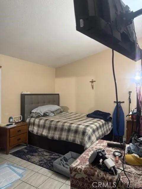 10555 Elm Ave, Bloomington, California 92316 home-pic-10
