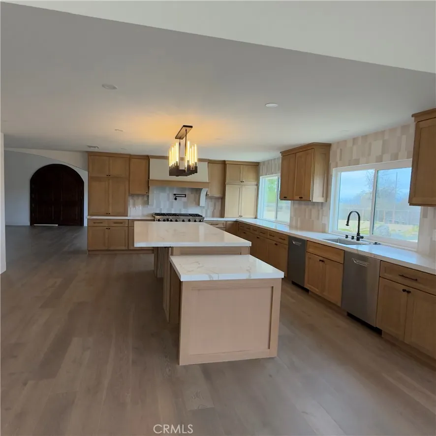 30716 E Sunset Drive S, Redlands, California 92373 home-pic-6