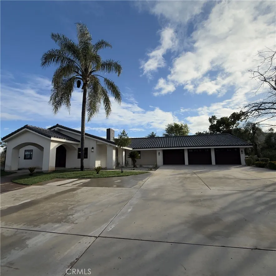 30716 E Sunset Drive S, Redlands, California 92373 home-pic-2