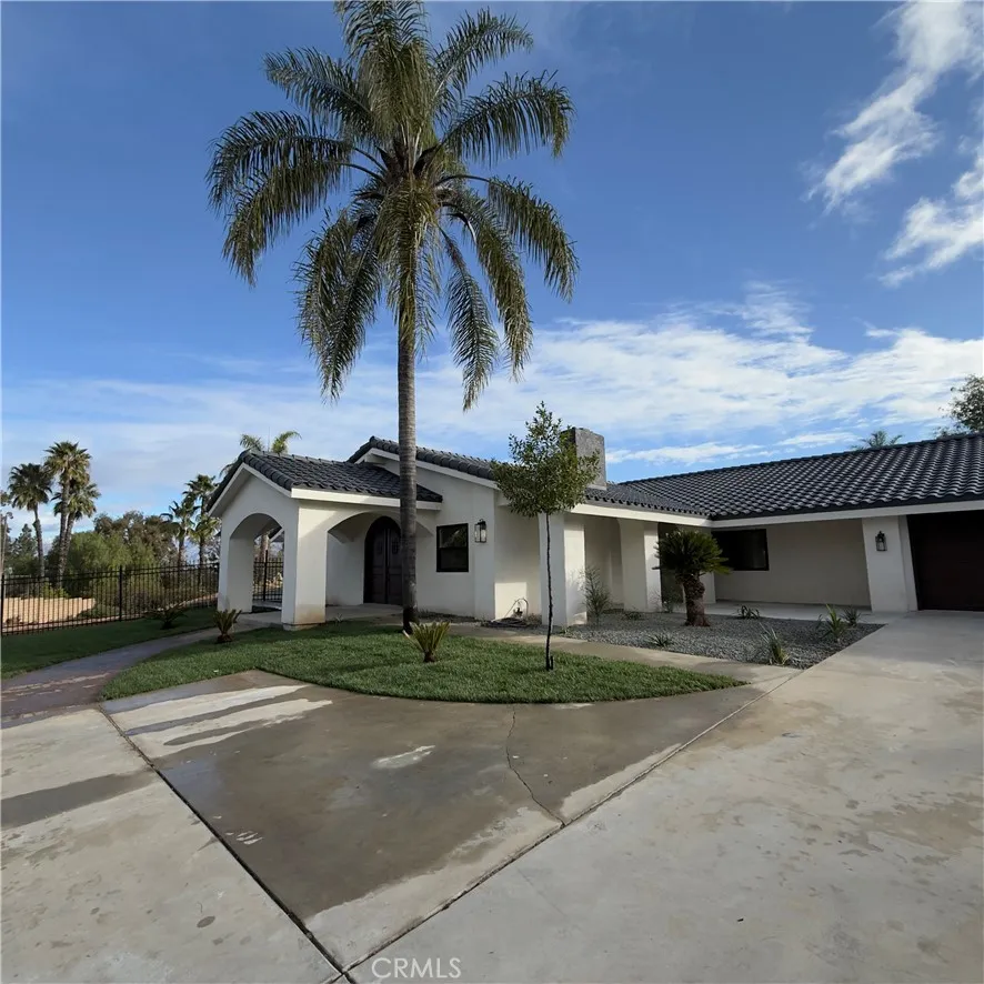 30716 E Sunset Drive S, Redlands, California 92373 home-pic-3