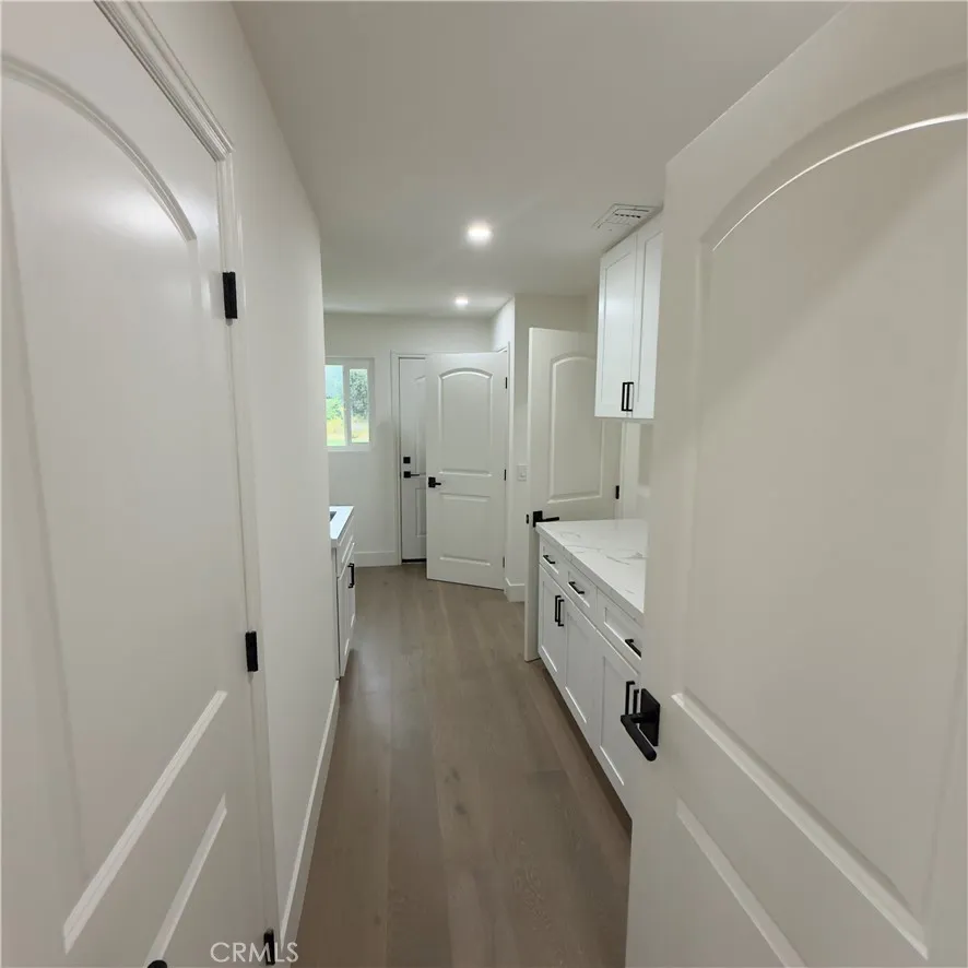 30716 E Sunset Drive S, Redlands, California 92373 home-pic-11