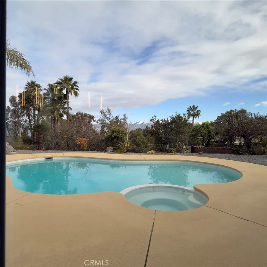 30716 E Sunset Drive S, Redlands, California 92373 home-pic-18
