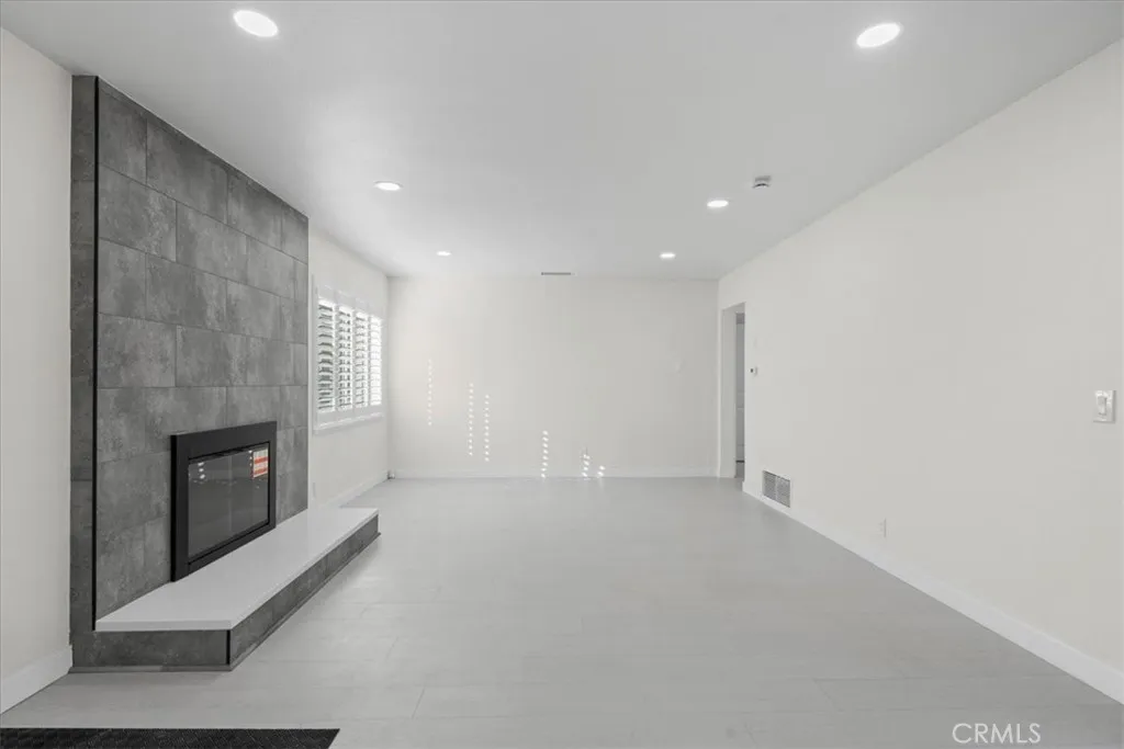 2470 W 6th Street, San Bernardino, California 92410 home-pic-6