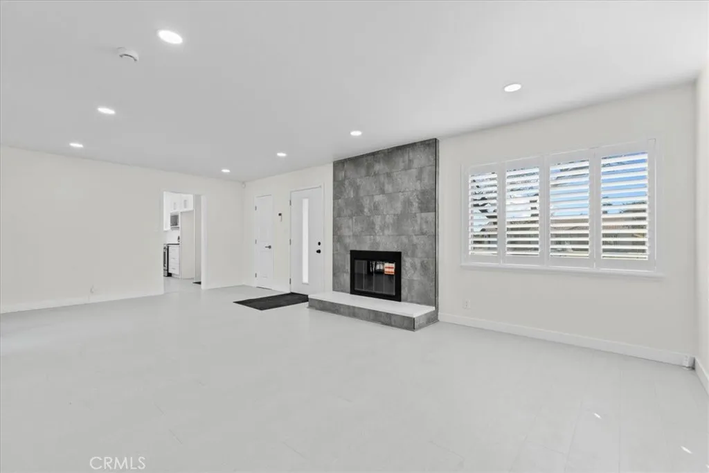 2470 W 6th Street, San Bernardino, California 92410 home-pic-8