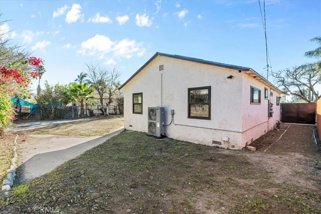 2470 W 6th Street, San Bernardino, California 92410 home-pic-27