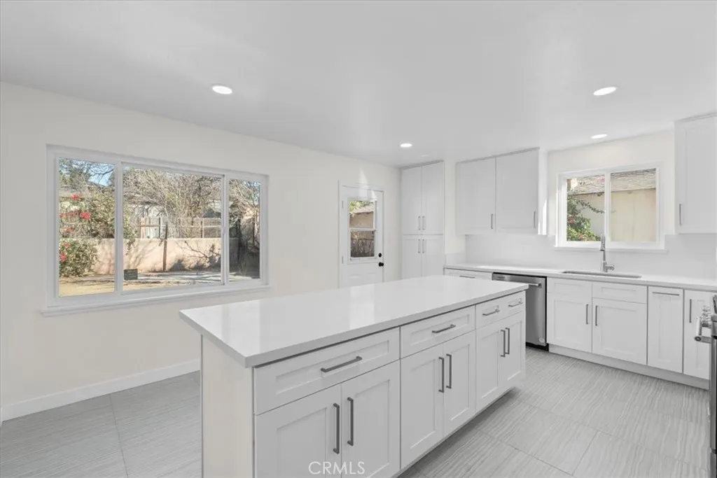 2470 W 6th Street, San Bernardino, California 92410 home-pic-22