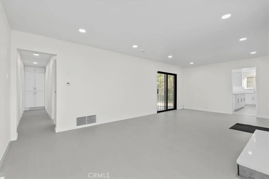 2470 W 6th Street, San Bernardino, California 92410 home-pic-9