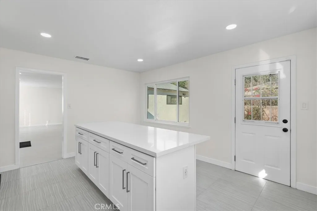 2470 W 6th Street, San Bernardino, California 92410 home-pic-25