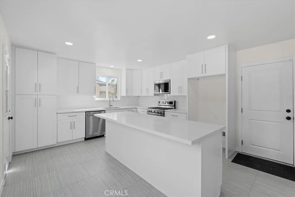 2470 W 6th Street, San Bernardino, California 92410 home-pic-24