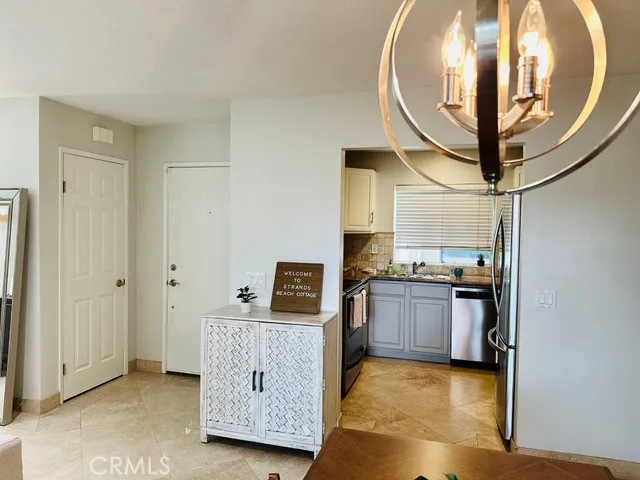 Entry / Kitchen
