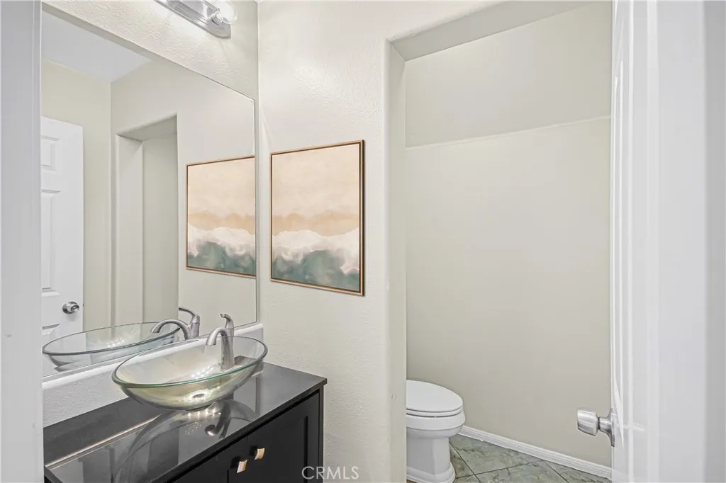 27323 English Oak Court, Canyon Country, California 91387 home-pic-8