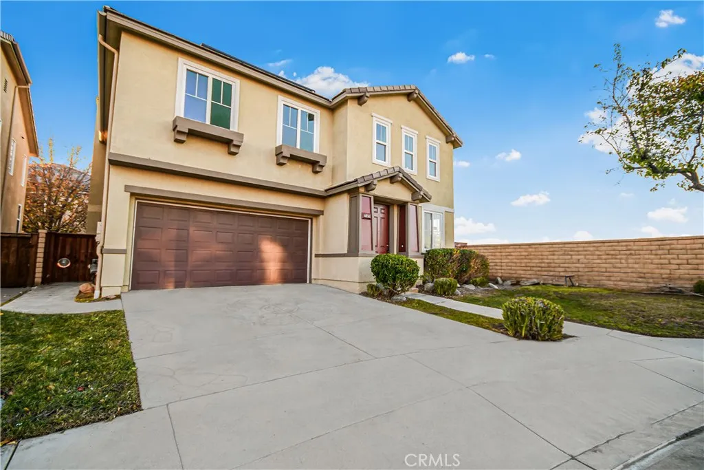 27323 English Oak Court, Canyon Country, California 91387 home-pic-1
