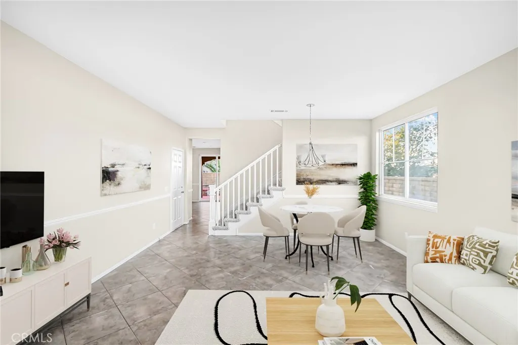 27323 English Oak Court, Canyon Country, California 91387 home-pic-2