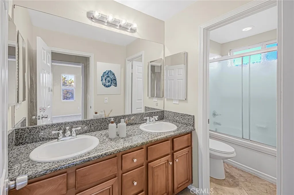 27323 English Oak Court, Canyon Country, California 91387 home-pic-18