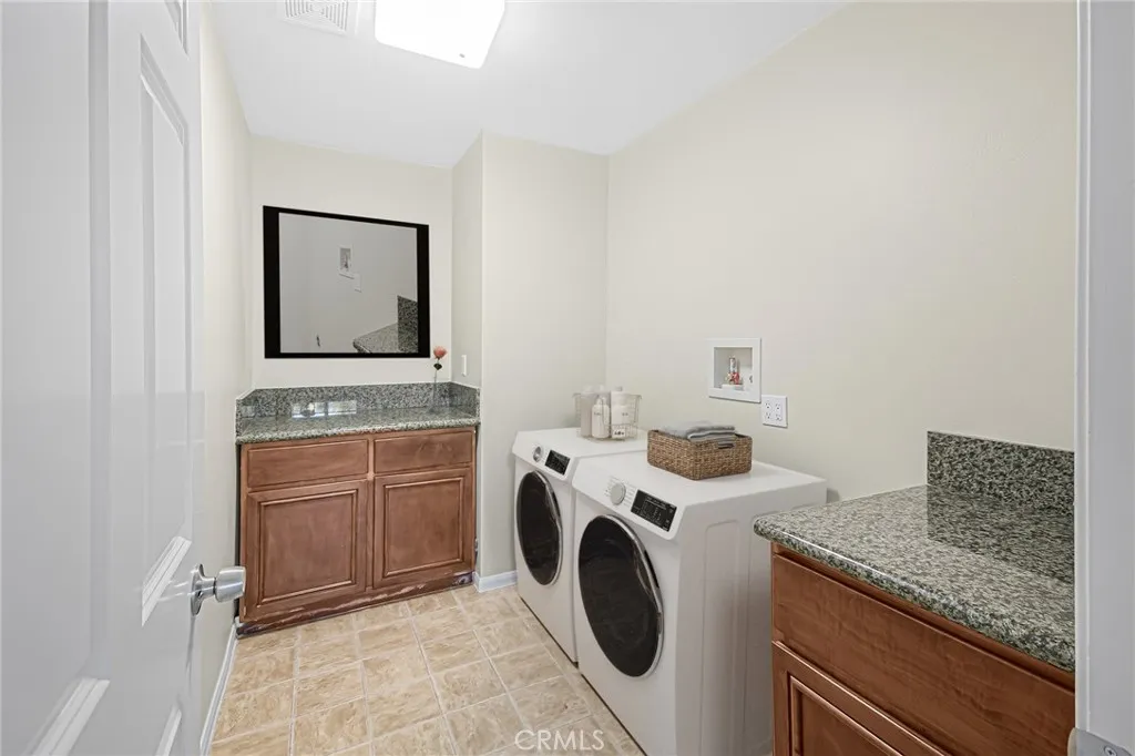 27323 English Oak Court, Canyon Country, California 91387 home-pic-23