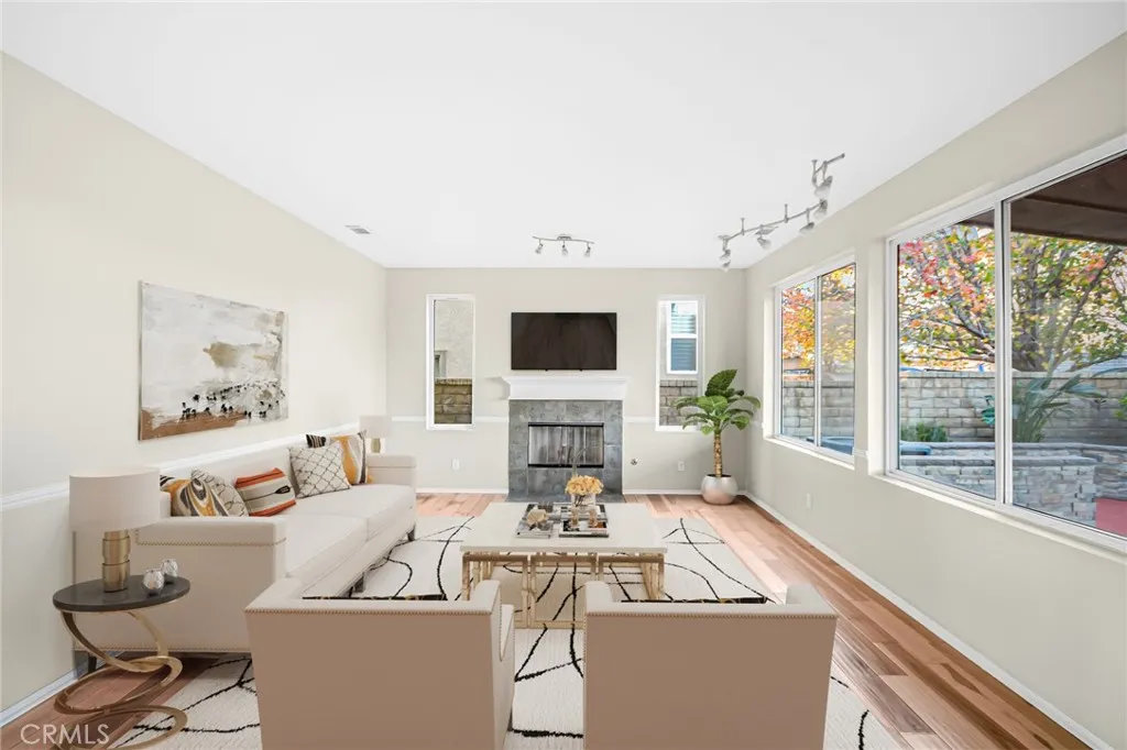 27323 English Oak Court, Canyon Country, California 91387 home-pic-4