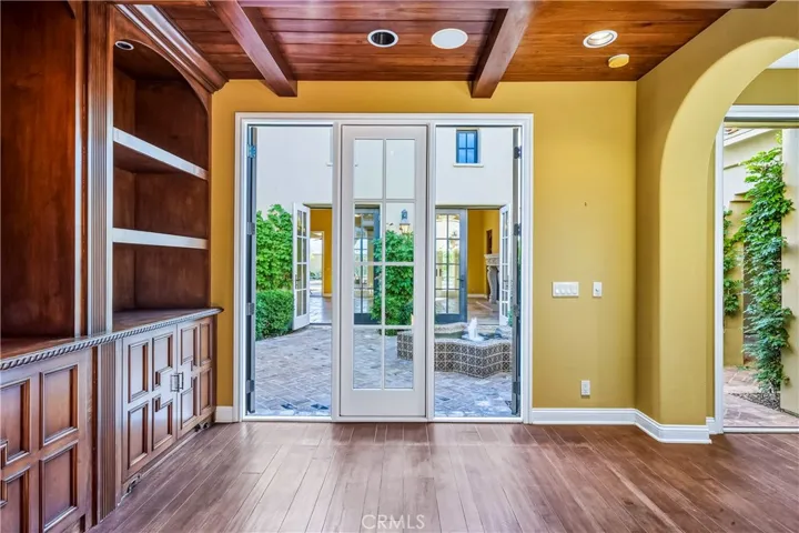 Casita with Built-ins