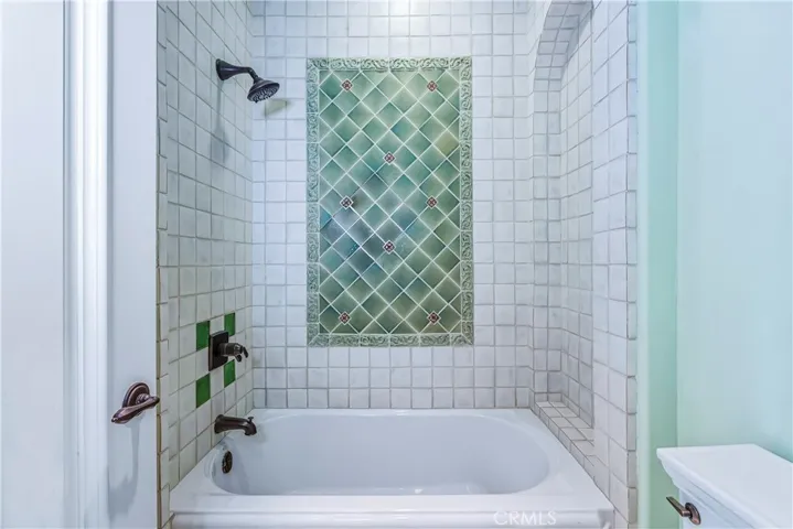 Third En-suite Bath/Shower Combo