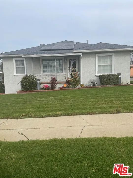 2031 W 98th Street, Los Angeles, California 90047 home-pic-1