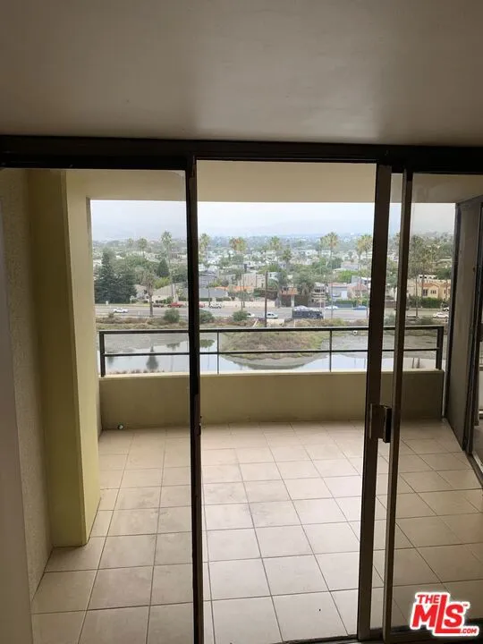 4265 Marina City Drive 407, Marina Del Rey, California 90292 home-pic-6