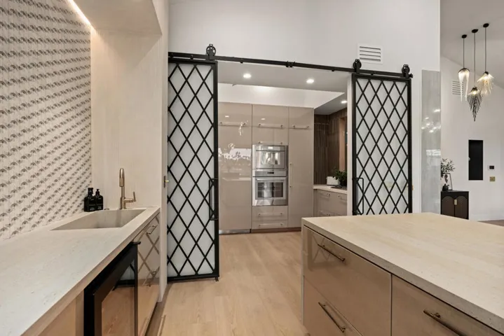 026_RCM_150RunningSpringsDr