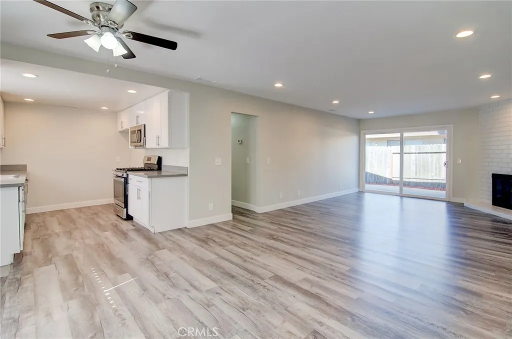 2525 N Bourbon T4, Orange, California 92865 home-pic-3