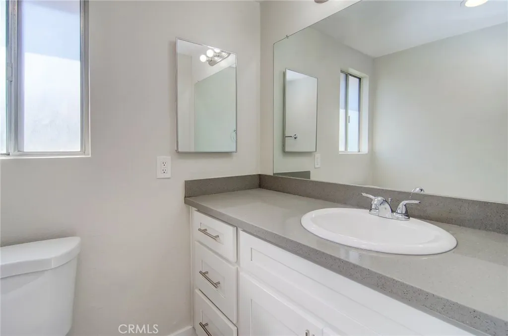 2525 N Bourbon T4, Orange, California 92865 home-pic-13