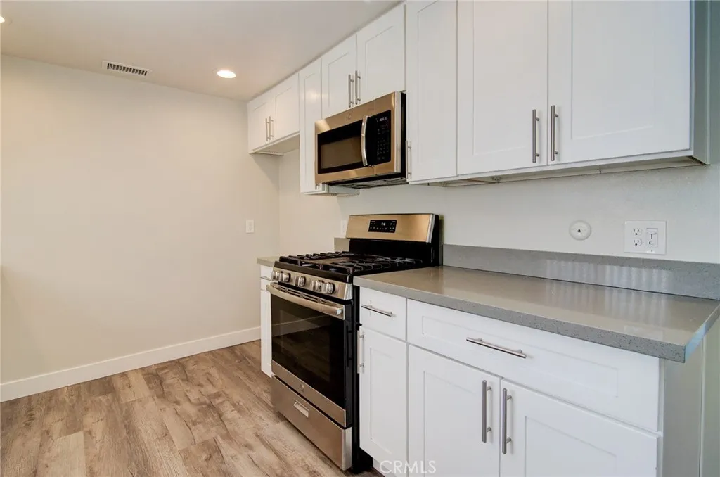 2525 N Bourbon T4, Orange, California 92865 home-pic-8
