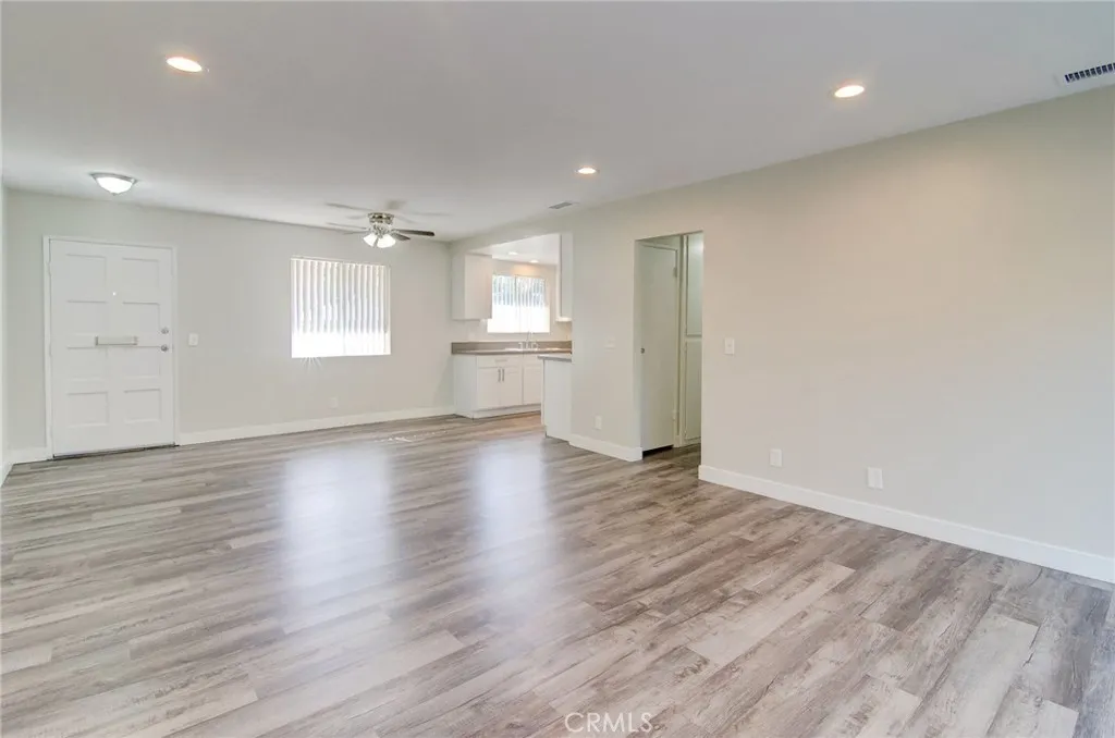 2525 N Bourbon T4, Orange, California 92865 home-pic-4