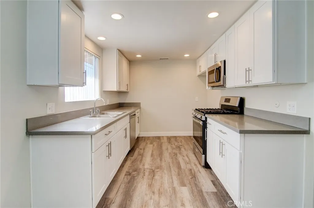 2525 N Bourbon T4, Orange, California 92865 home-pic-6