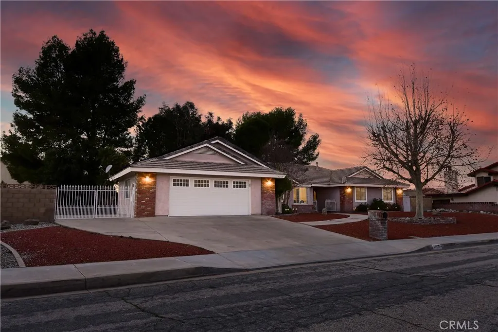 43119 Roulette, Lancaster, California 93536 home-pic-2