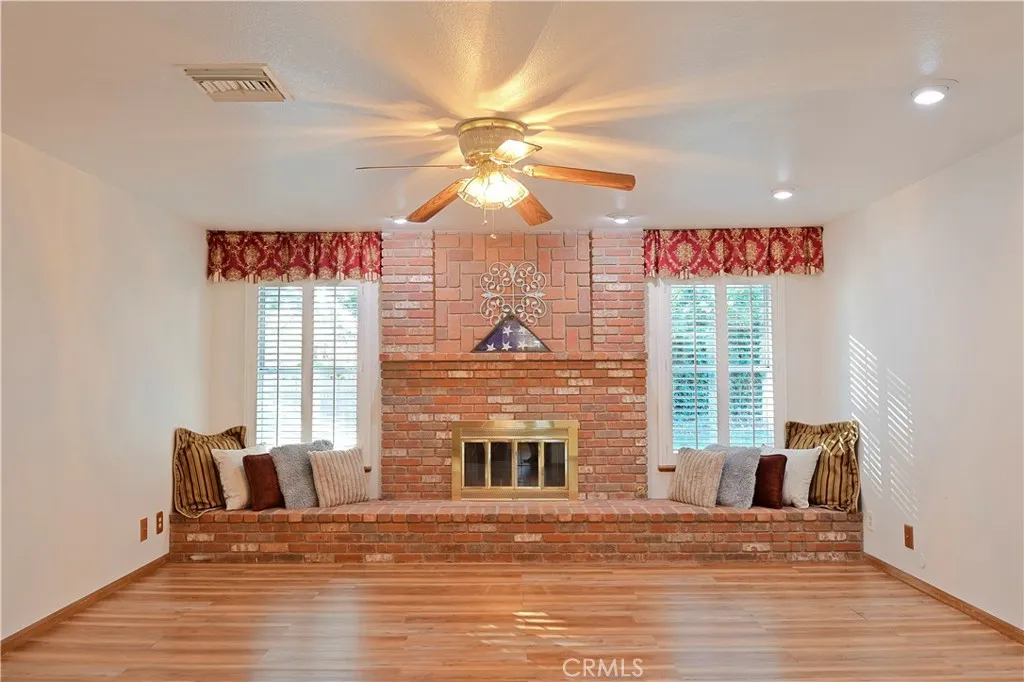 43119 Roulette, Lancaster, California 93536 home-pic-16