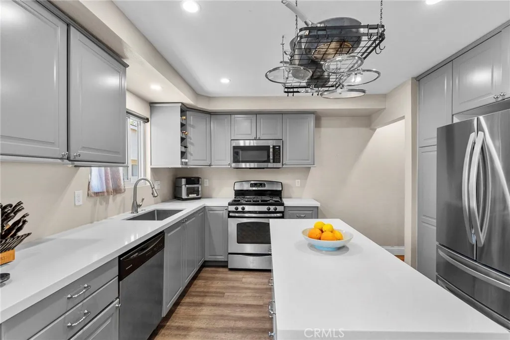 2063 Euclid Ave, Camarillo, California 93010 home-pic-4