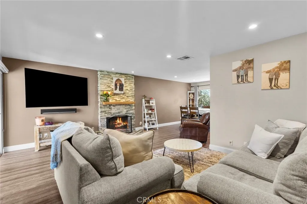2063 Euclid Ave, Camarillo, California 93010 home-pic-3