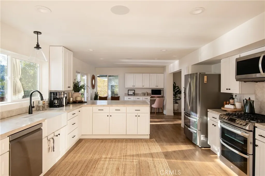 748 Shelter Cove, Lake Arrowhead, California 92352 home-pic-14