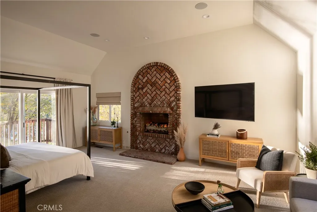 748 Shelter Cove, Lake Arrowhead, California 92352 home-pic-23