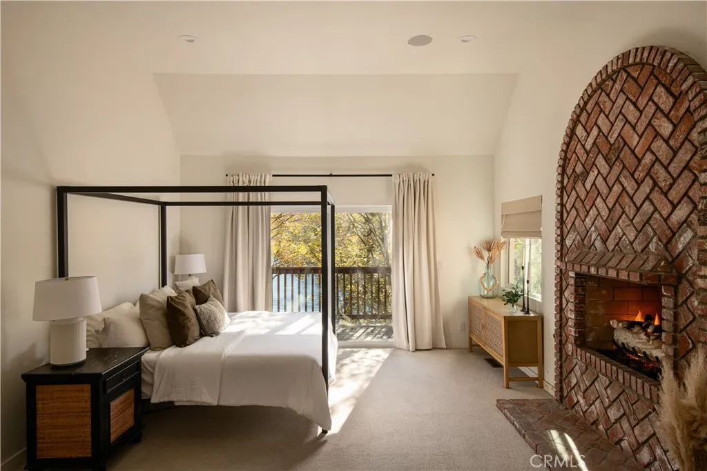 748 Shelter Cove, Lake Arrowhead, California 92352 home-pic-22
