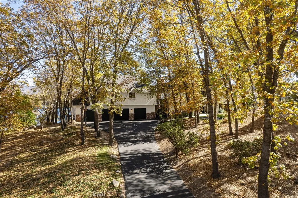 748 Shelter Cove, Lake Arrowhead, California 92352 home-pic-6