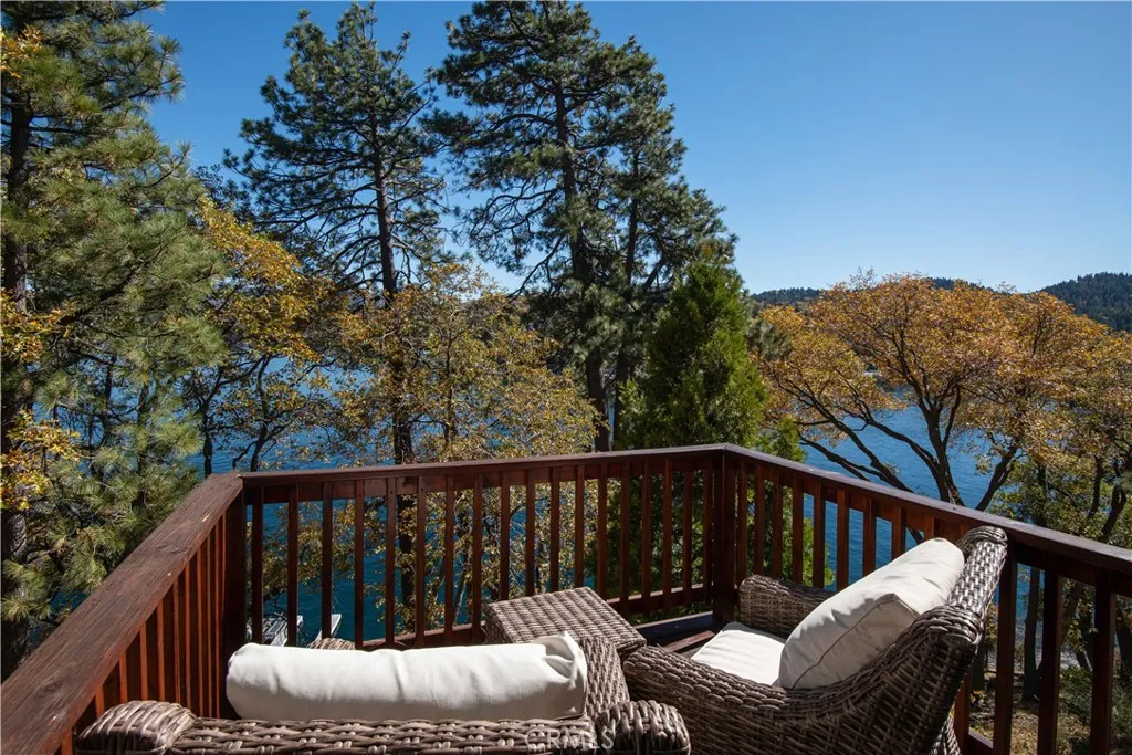 748 Shelter Cove, Lake Arrowhead, California 92352 home-pic-41