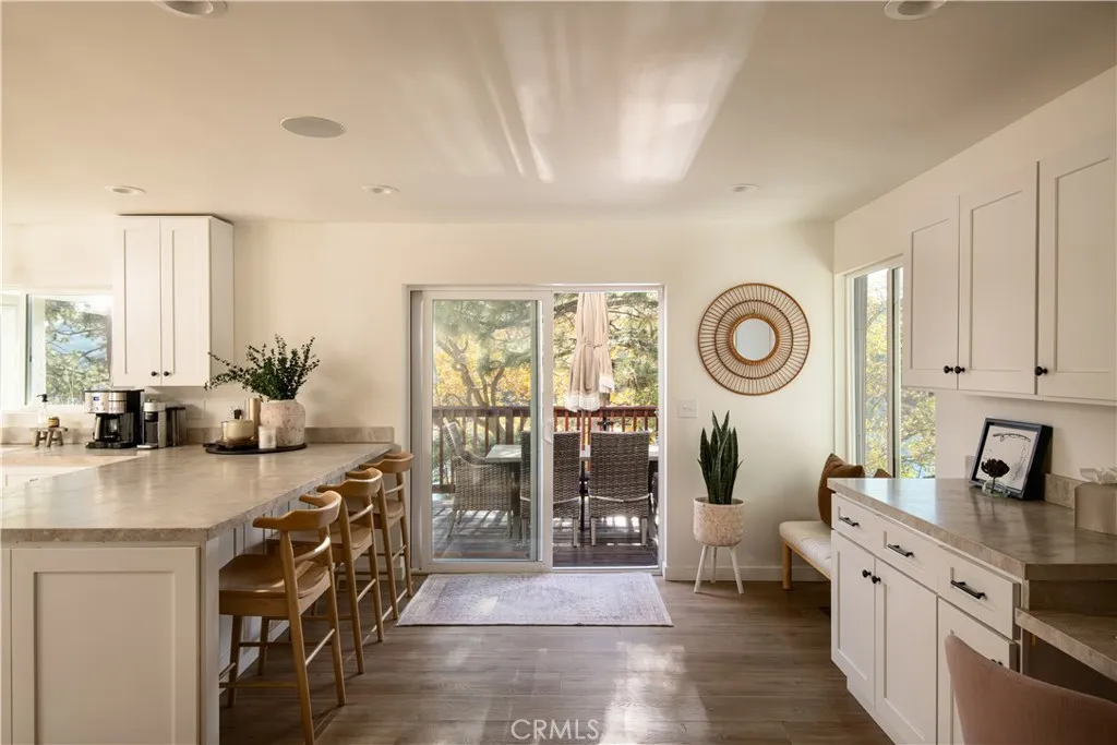 748 Shelter Cove, Lake Arrowhead, California 92352 home-pic-15