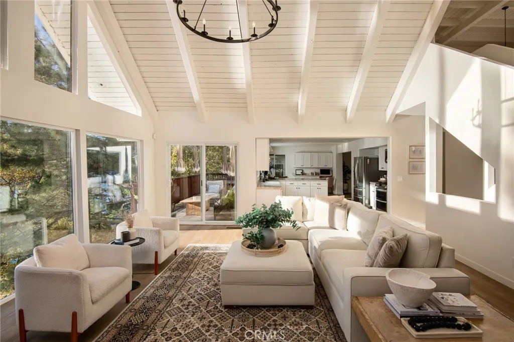 748 Shelter Cove, Lake Arrowhead, California 92352 home-pic-12