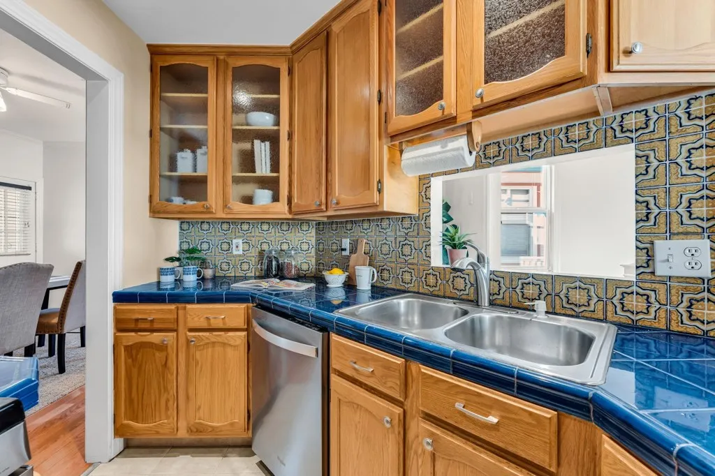 595 22nd St, Oakland, California 94612 home-pic-19