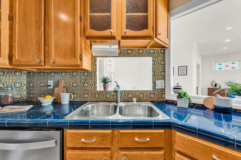 595 22nd St, Oakland, California 94612 home-pic-20