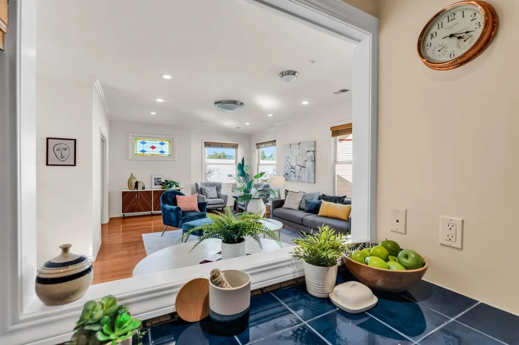 595 22nd St, Oakland, California 94612 home-pic-16