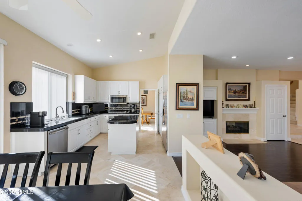 1480 Sappanwood Avenue, Thousand Oaks, California 91320 home-pic-12