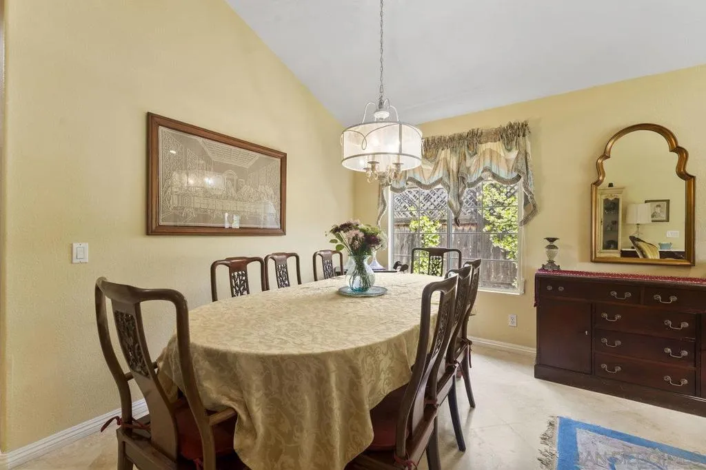 9942 Theresa Ln, Santee, California 92071 home-pic-6