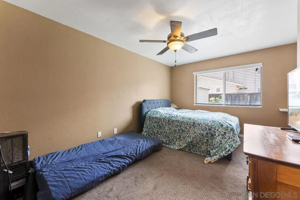 9942 Theresa Ln, Santee, California 92071 home-pic-20