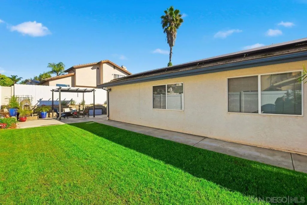 9942 Theresa Ln, Santee, California 92071 home-pic-32