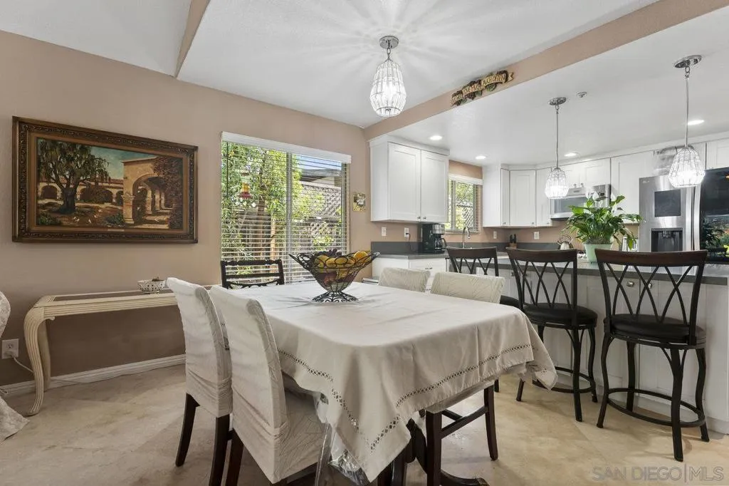 9942 Theresa Ln, Santee, California 92071 home-pic-14